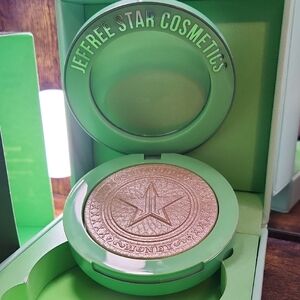Jeffree Star Cosmetics Highlighting Powder